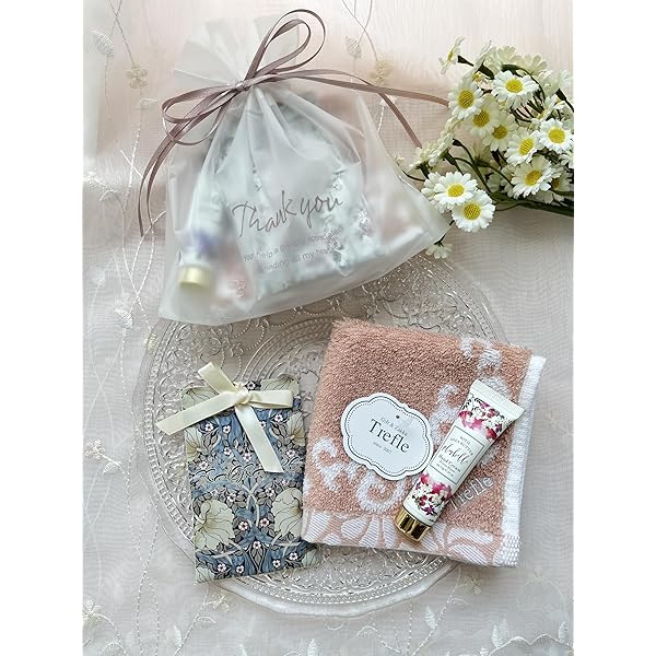 Amazon | ミセス・グロスマン ポーチ入り ハンドクリーム＆タオル